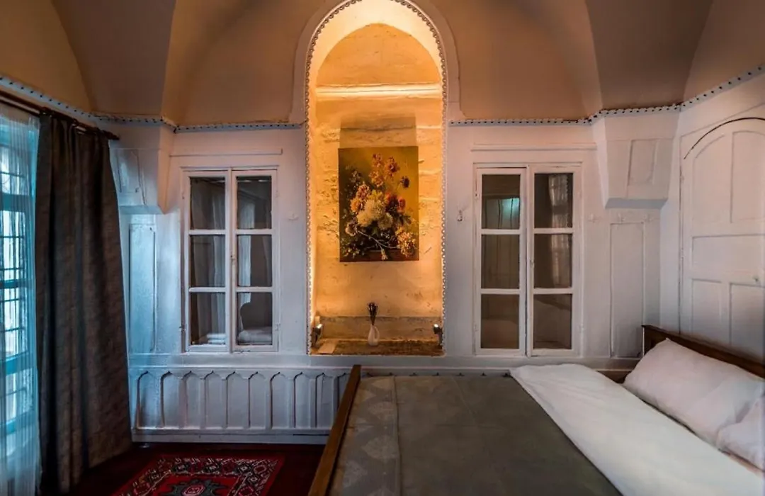 Sarmaşık Otel-1